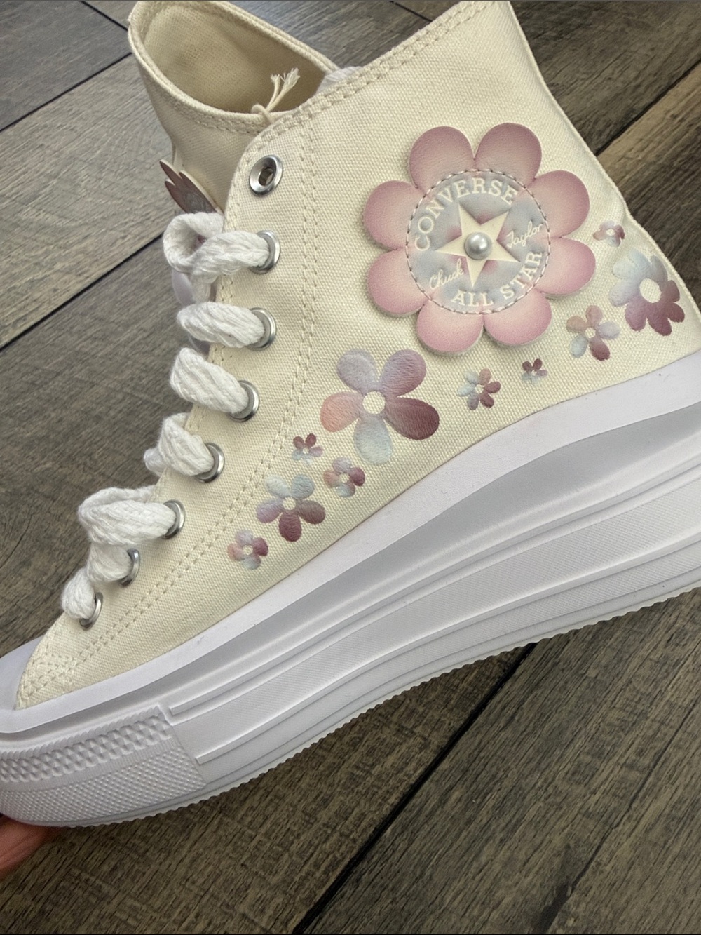 Converse High-Top Floral Canvas Sneakers in Cream and Pink. Size 9. No box - Picture 6 of 7